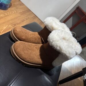 SO Tan and White Winter Boots with Plush Lining